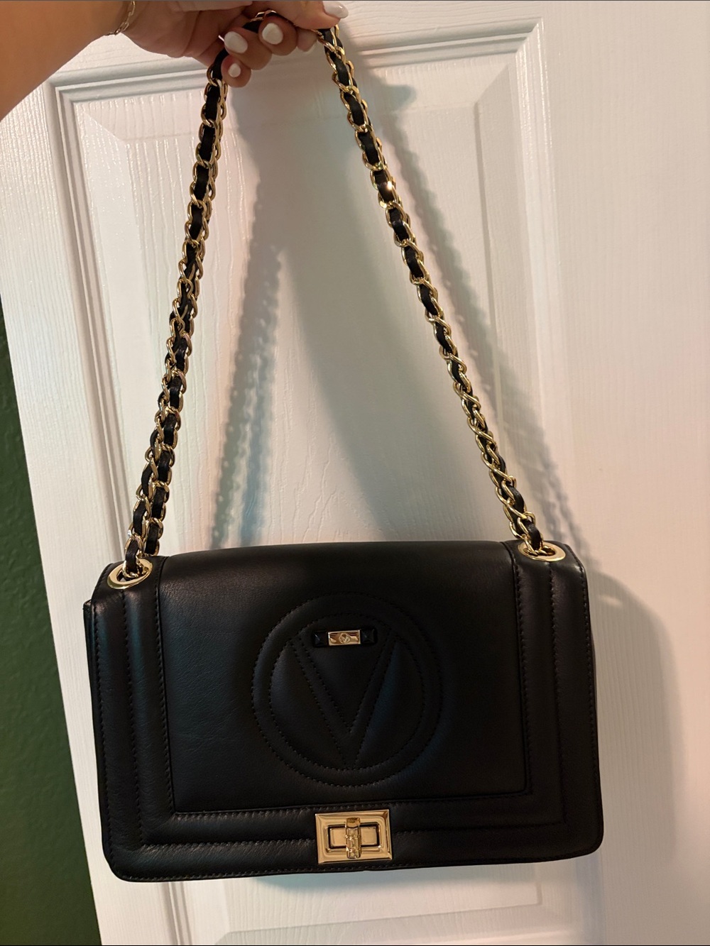 Mario Valentino Black Quilted Leather Shoulder Bag with Gold Chain - Picture 2 of 5